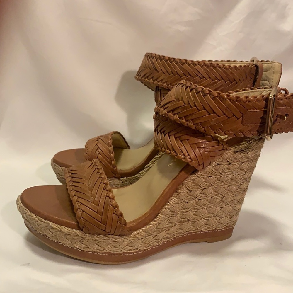 Stuart Weitzman cognac brown leather wedge 9M